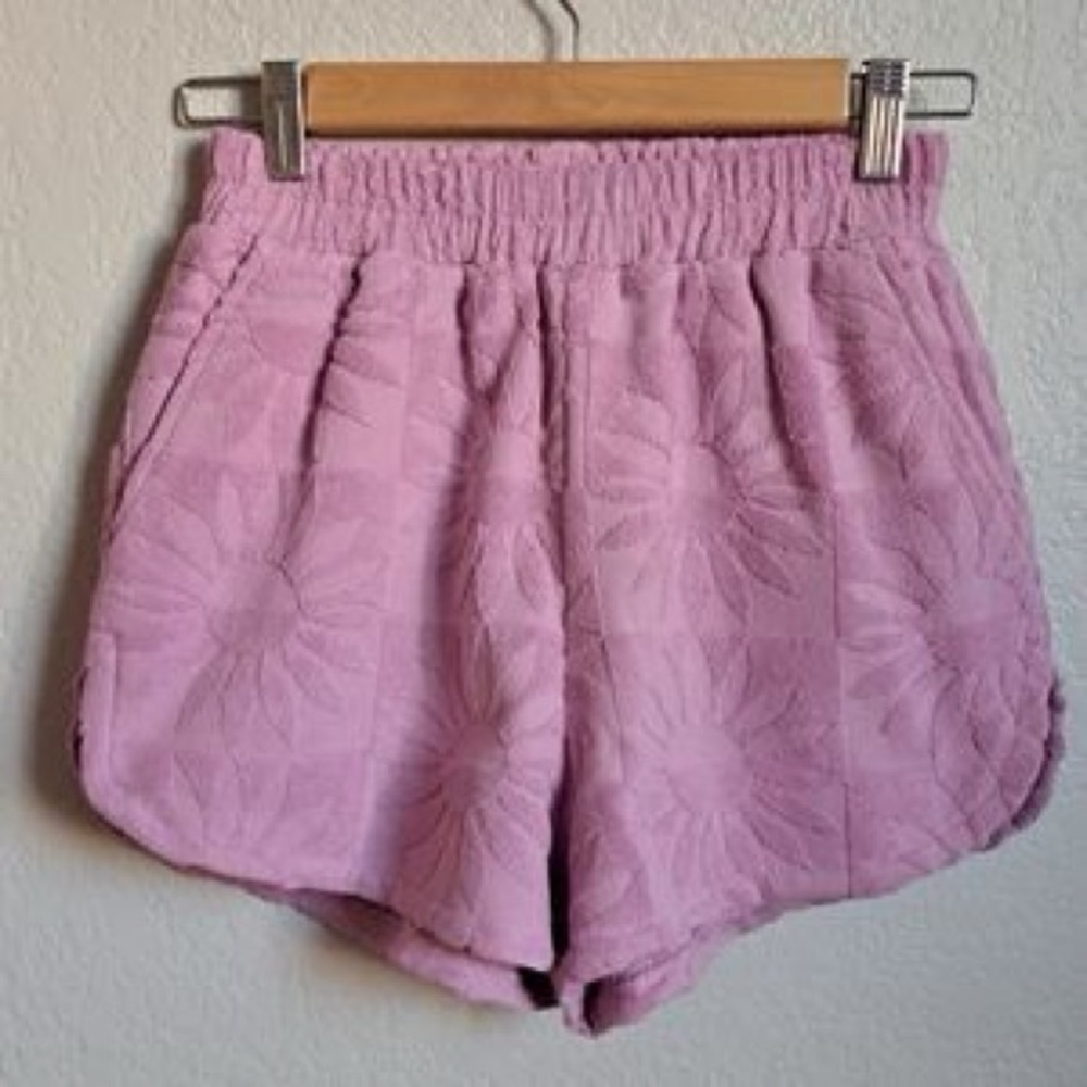L* Space Soleil Shorts in Rosebud - Size L! Like New - Picture 7 of 10